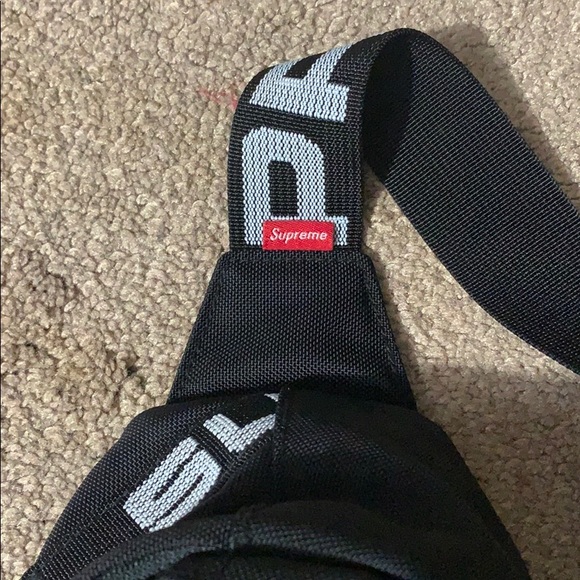 Supreme Ss18 Black Fanny pack SOLD!! SOLD!! - Picture 2 of 8